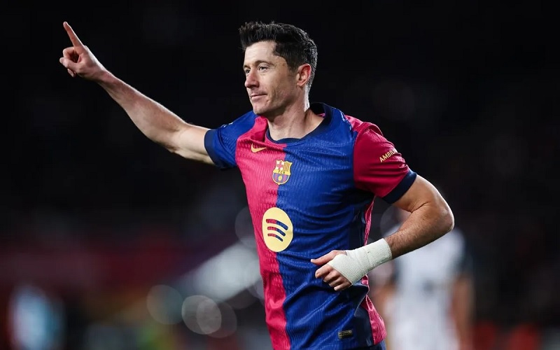 Barcelona chưa thể trở lại Camp Nou
