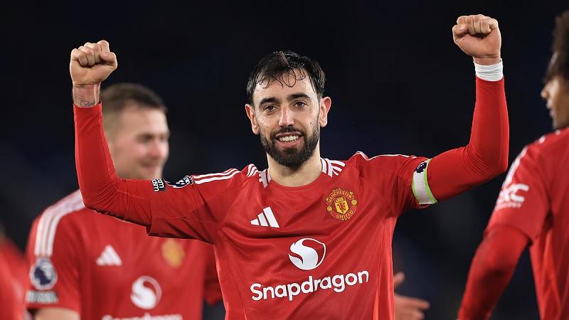 Bruno Fernandes thi đấu chói sáng trước Leicester