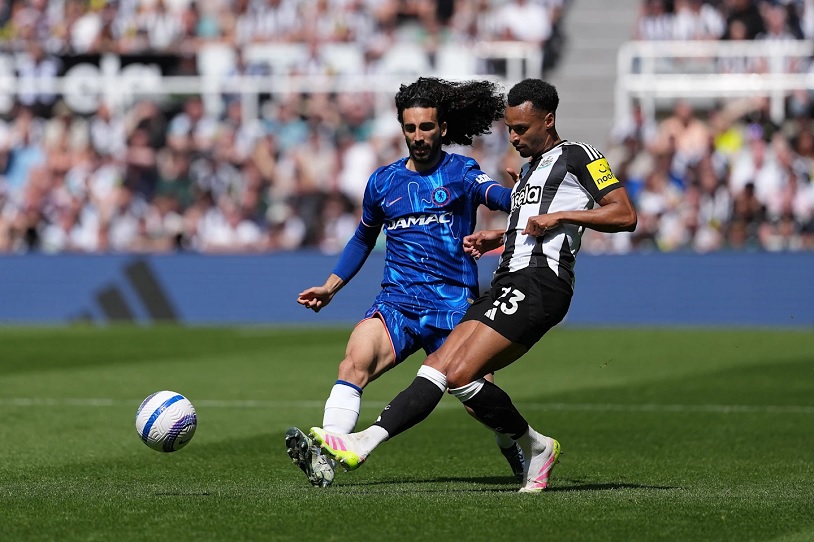 Newcastle vừa hạ Chelsea