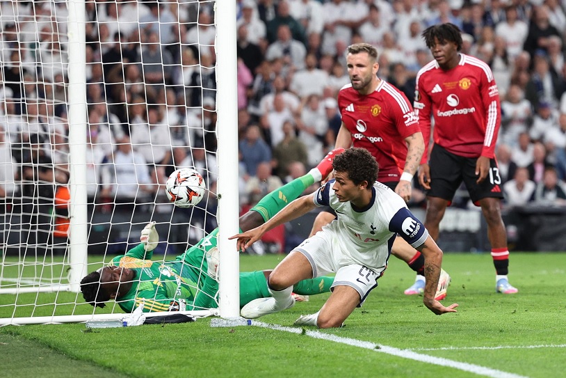 Tottenham thắng tối thiểu Man United để lên ngôi