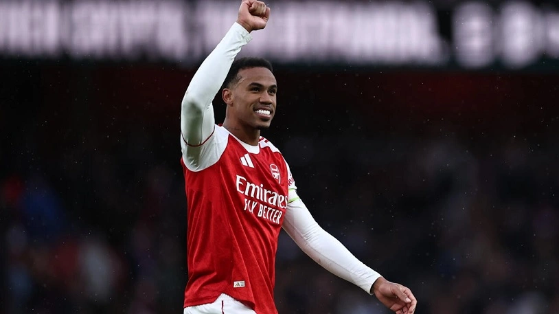 Arsenal tiếp tục giữ sạch lưới