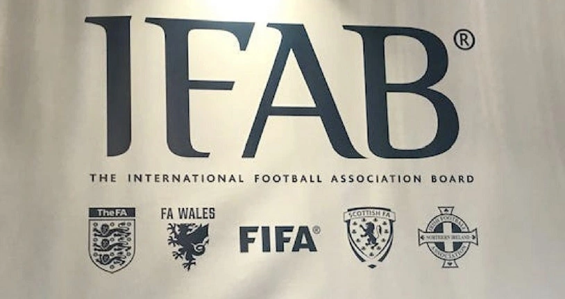 IFAB chịu trách nhiệm cho luật bóng đá